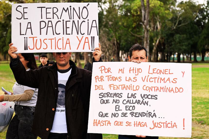 Procesan a dos exfuncionarias por el fentanilo contaminado ligado a 90 muertes en Argentina