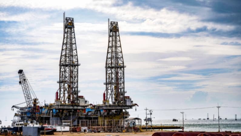 Reforma petrolera de EE. UU. complica cobro de la deuda venezolana con China