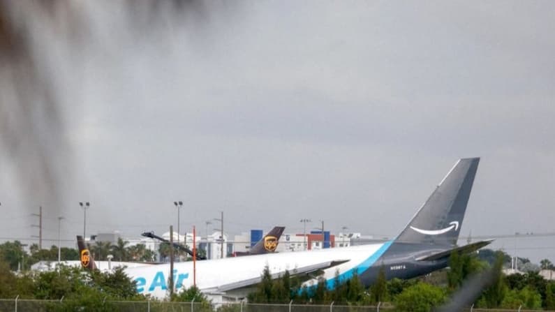Al menos 5 muertos al salirse de pista un avión de carga de Amazon en el aeropuerto de Miami