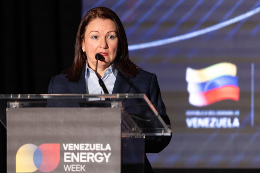 Fotografía de archivo, tomada el pasado 18 de agosto, en la que se captó a la ministra venezolana de Hidrocarburos, Paula Henao, durante el evento Venezuela Energy Week, en Houston, Texas en EE. UUl (EFE/Carlos Ramírez)