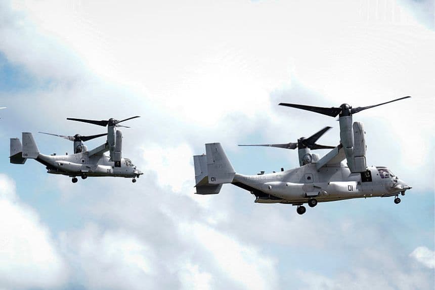 Aviones MV-22B Osprey del Cuerpo de Marines de EE. UU. sobrevuelan el Área de Entrenamiento Bellows del Cuerpo de Marines durante un asalto anfibio simulado y una operación de evacuación de no combatientes (NEO), como parte del ejercicio Rim of the Pacific (RIMPAC) 2026, en el Área de Entrenamiento Bellows del Cuerpo de Marines, en Hawái, el 24 de julio de 2026. (Michelle Bir / AFP vía Getty Images)