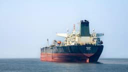 El petróleo Brent vuelve a superar los 100 dólares por primera vez desde julio