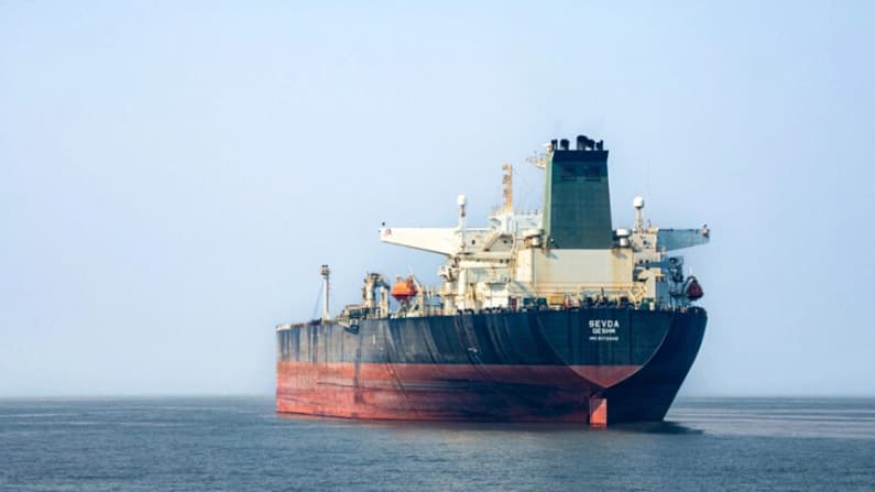 El petróleo Brent vuelve a superar los 100 dólares por primera vez desde julio