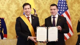 Noboa condecora a Marco Rubio en Ecuador y reconoce su capacidad de resolver problemas
