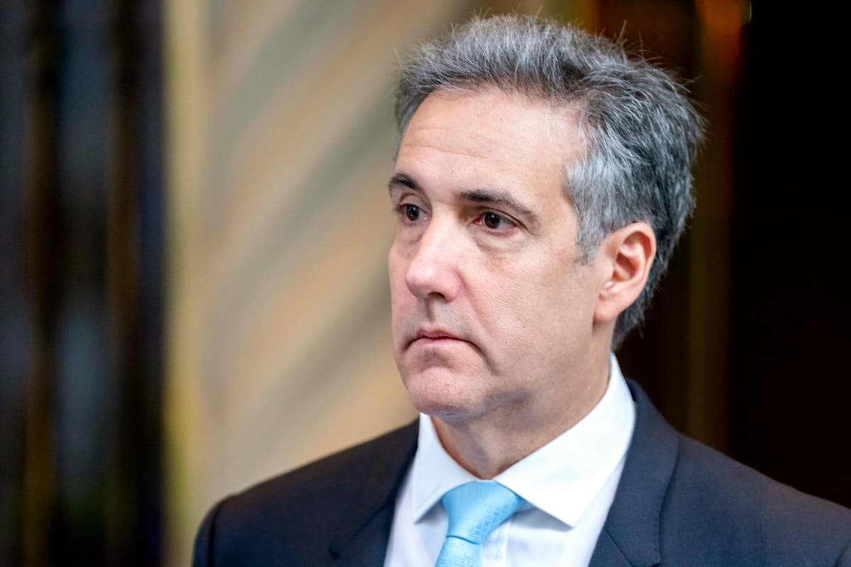 El exabogado de Trump, Michael Cohen, sale de su casa para asistir al Tribunal Penal de Manhattan en Nueva York el 14 de mayo de 2024. (David Dee Delgado/Getty Images).