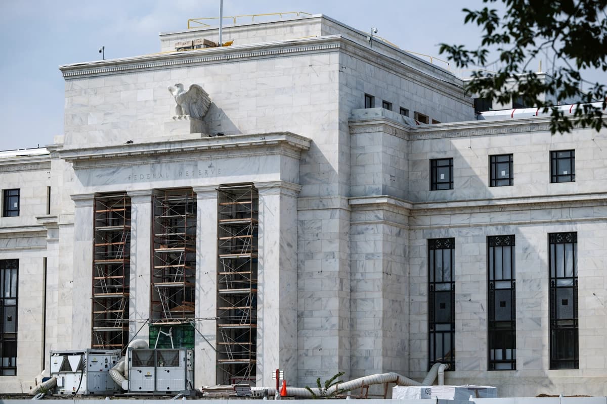 El edificio de la Junta de la Reserva Federal Marriner S. Eccles en Washington, el 13 de agosto de 2026. (Alex Wong/Getty Images).
