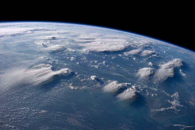 Una panorámica de la Tierra desde la órbita. (Dominio público/NASA).