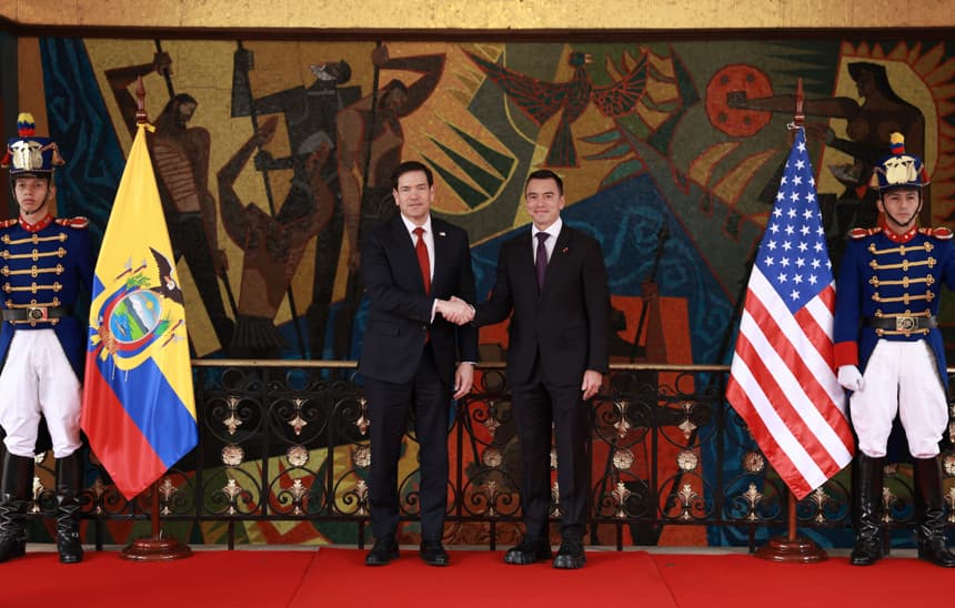 Fotografía cedida del presidente ecuatoriano, Daniel Noboa (d), junto al secretario de Estado de EE.UU., Marco Rubio (EFE/ Presidencia de Ecuador)