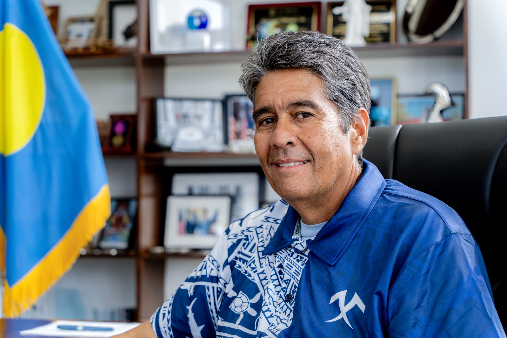 El presidente de Palaos, Surangel Whipps Jr., en la oficina presidencial en Koror, Palaos, el 7 de septiembre de 2026. (Irene Luo/The Epoch Times).