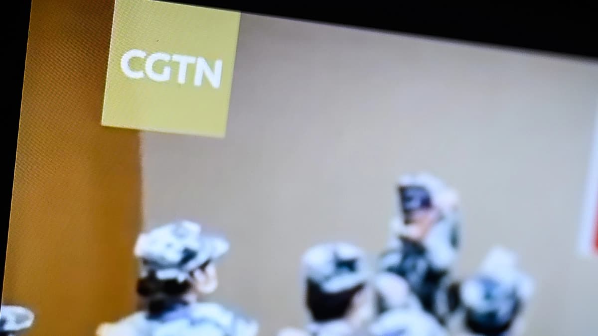 El logotipo de CGTN se muestra en un monitor de ordenador en Londres, Inglaterra, el 4 de febrero de 2021. (Leon Neal/Getty Images).