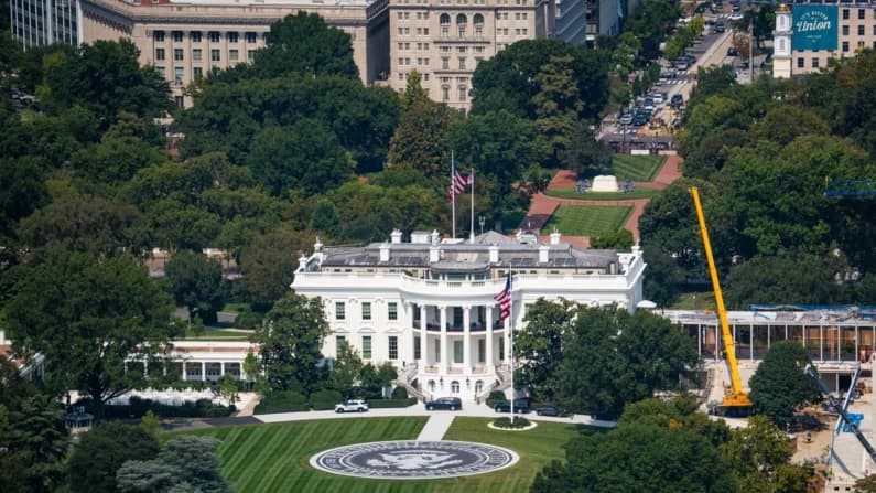 Niegan acceso a la Casa Blanca a periodistas de CNN y MS NOW y les revocan sus credenciales